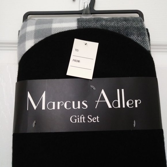Marcus Adler Beret and Scarf Gift Set - Picture 9 of 10